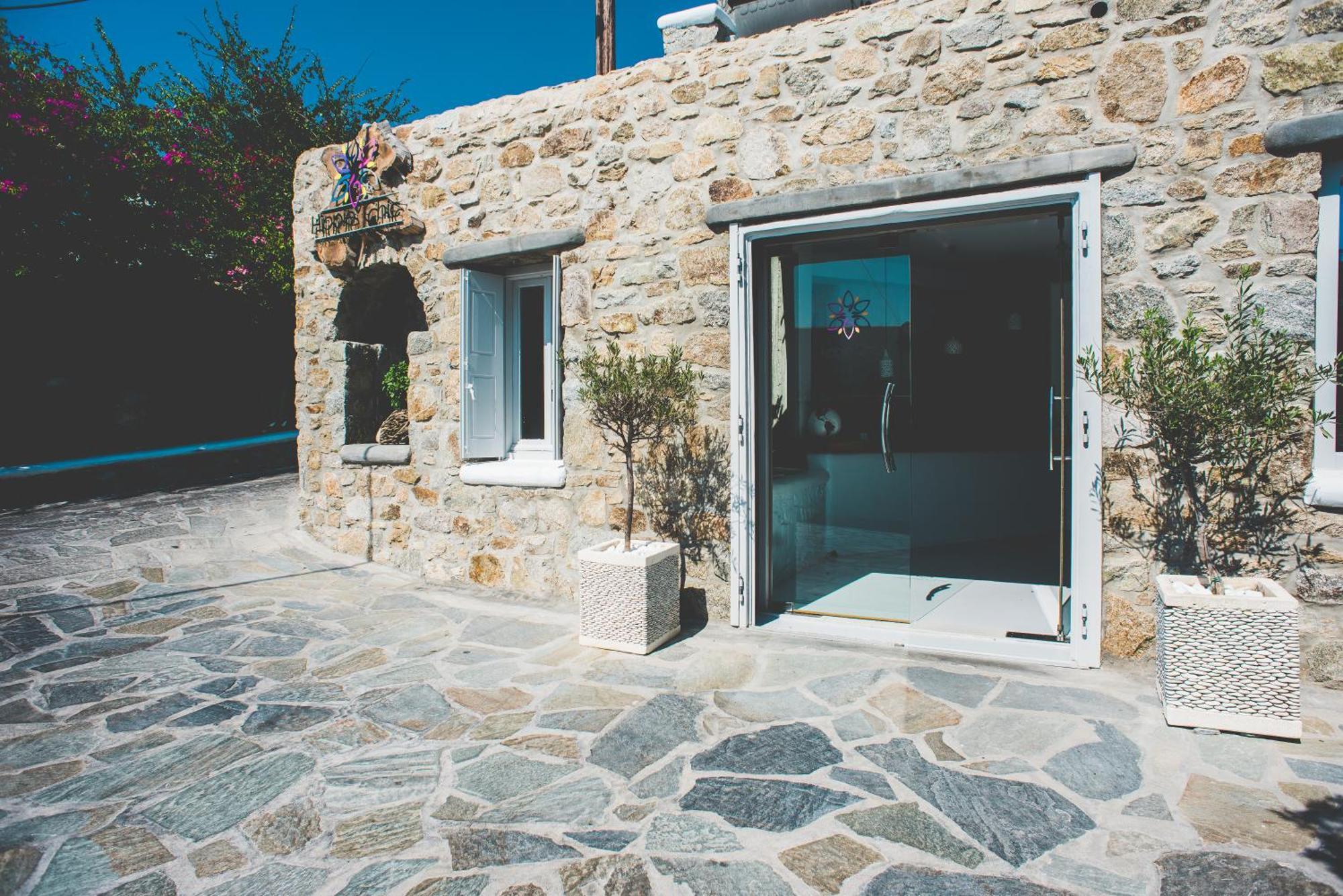 โรงแรมฮิปปี ชิก Agios Ioannis Diakoftis ภายนอก รูปภาพ